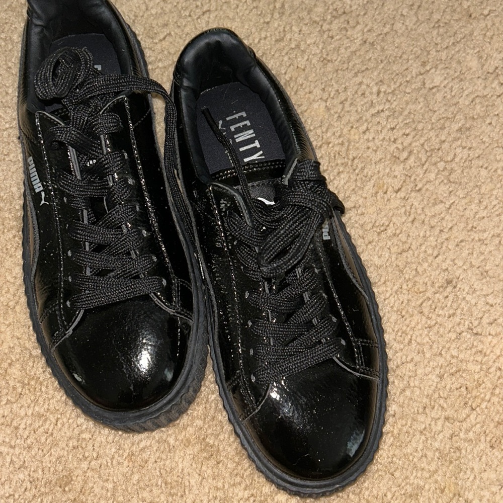 Puma FENTY by Rihanna navy blue patent leather sneakers with small platform SZ 7